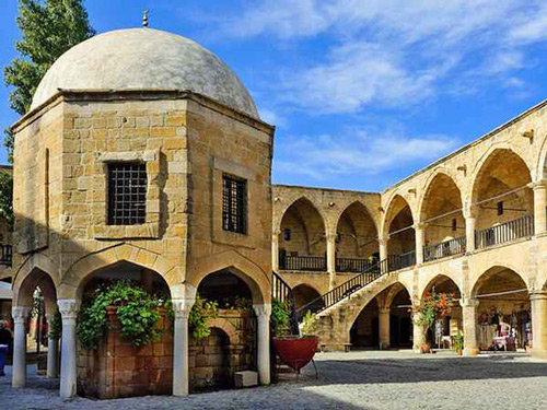 کاروانسرای بویوک هان قبرس شمالی  (Büyük Han Caravanserai)