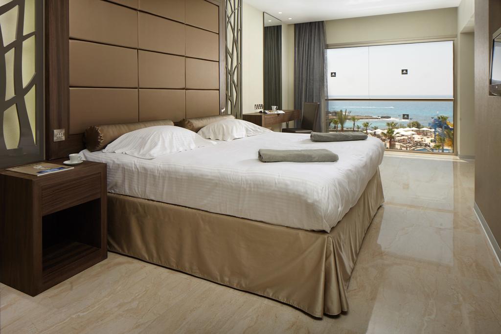 هتل آدامز بیچ لارناکا قبرس جنوبی