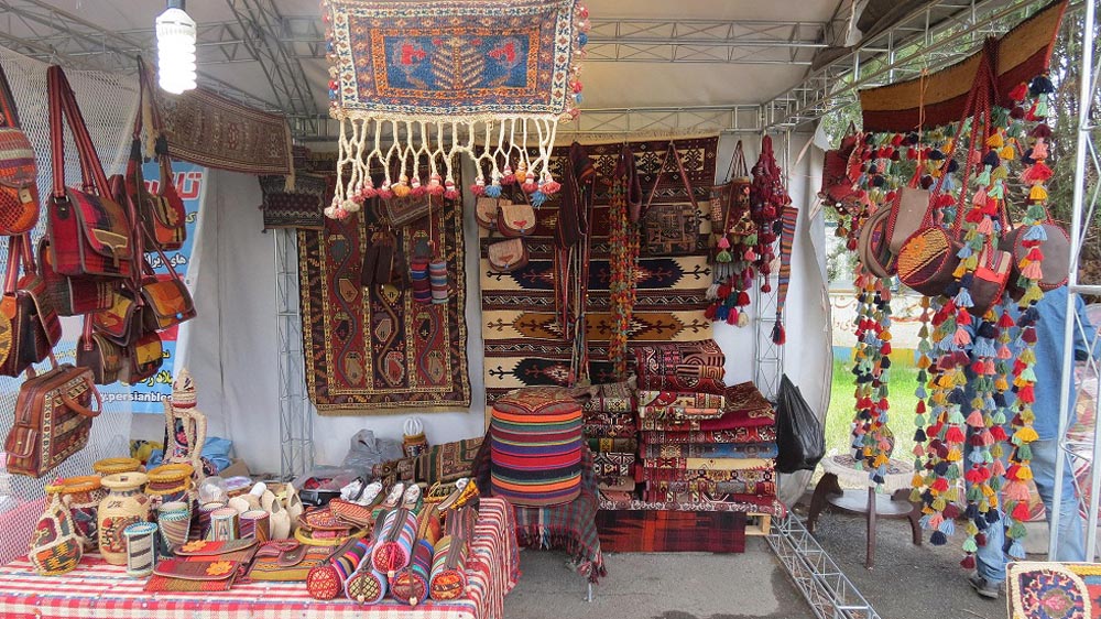 آشنایی با هنر فرش بافی و گلیم بافی شهر مشهد