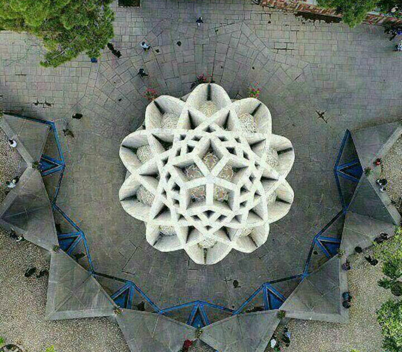 مقبره‌ خیام نیشابوری(شاعر دوره سلجوقی)
