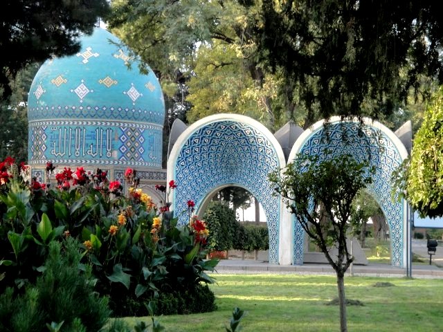 آرامگاه عطار نیشابوری(شاعرو نویسنده قرن ششم)