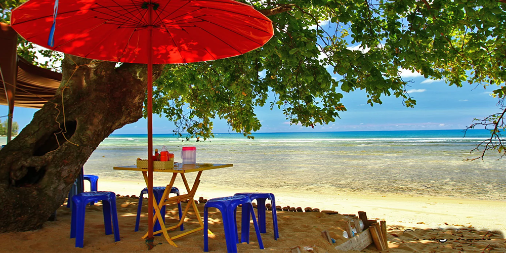 ساحل رایه پوکت (Rayee Beach)