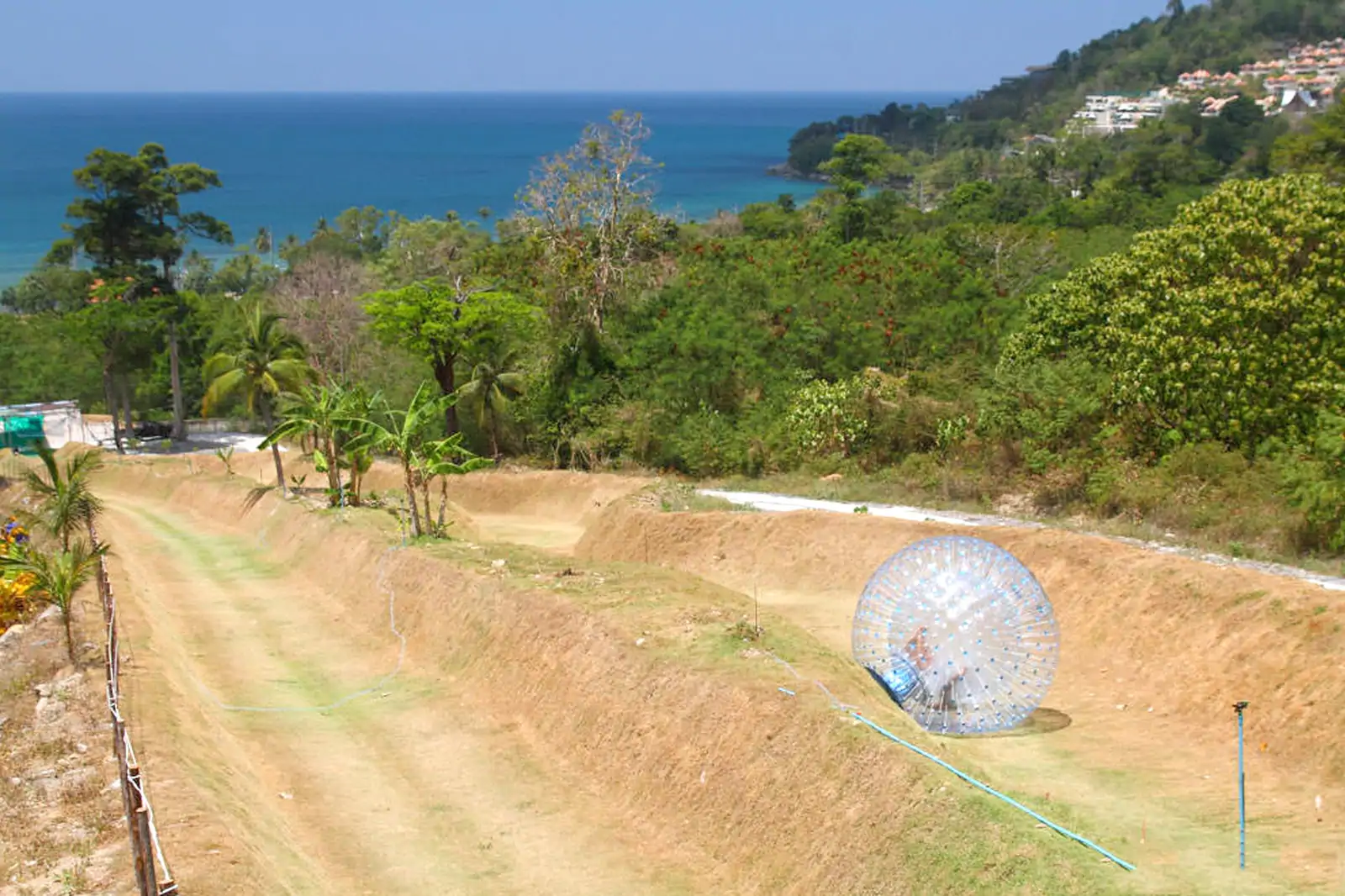 زوربینگ ات رولربال پوکت(Zorbing at Rollerball)